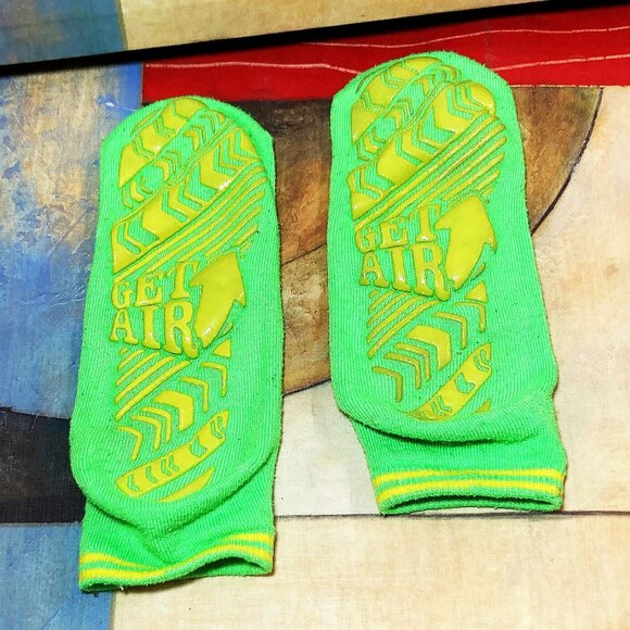 MEN'S GET AIR TRAMPOLINE GRIP NON SLIP SOCKS ANKLE SOCKS YOGA GRIPPED SIZE 9-11 - Picture 2 of 3